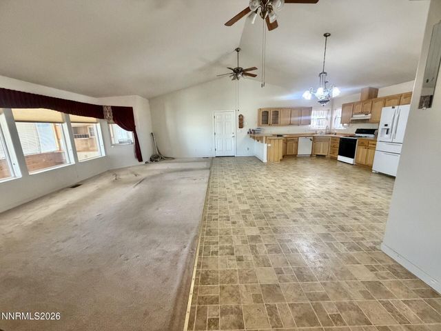 765 Hunter Park Way, Fallon, NV 89406