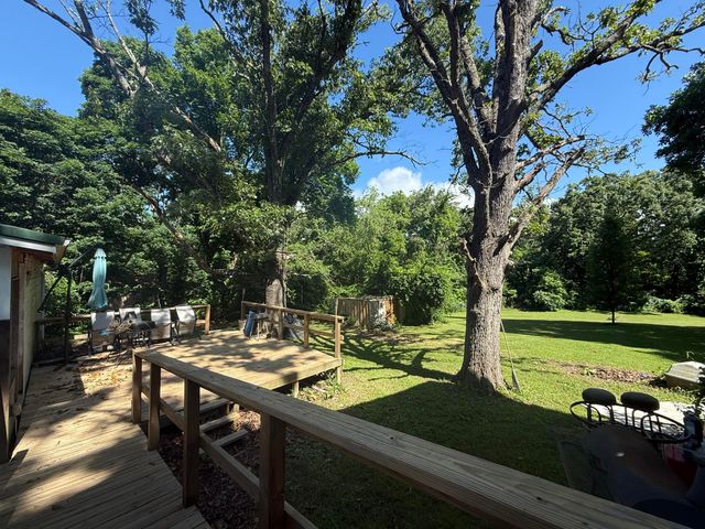 1235 W State Route 17, Houston, MO 65483