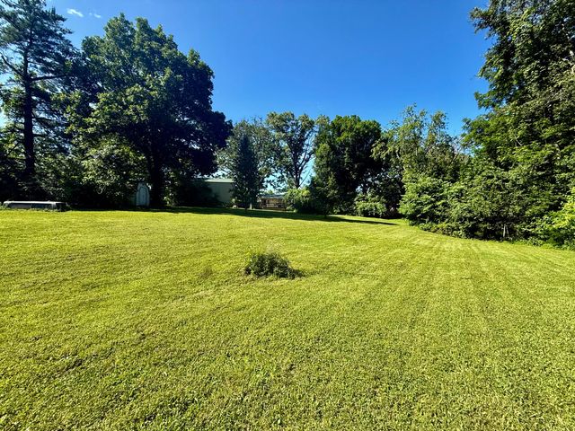 1235 W State Route 17, Houston, MO 65483