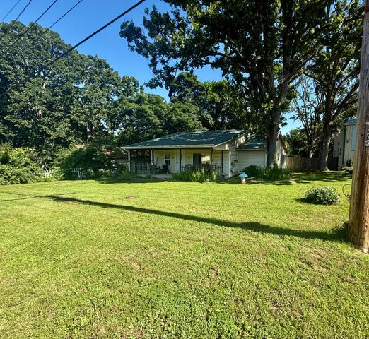 1235 W State Route 17, Houston, MO 65483