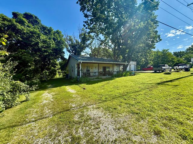 1235 W State Route 17, Houston, MO 65483