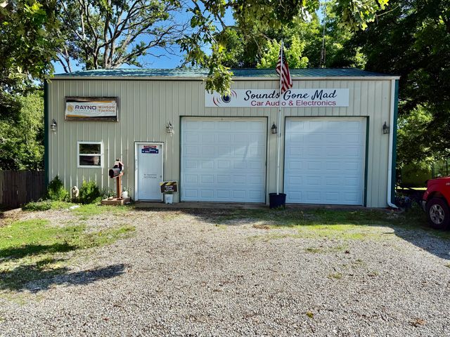 1235 W State Route 17, Houston, MO 65483