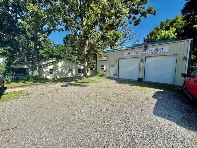 1235 W State Route 17, Houston, MO 65483