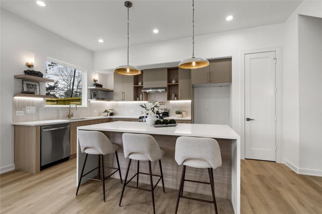 7530 La Salette Street, Houston, TX 77021