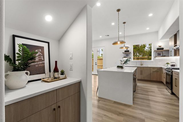 7530 La Salette Street, Houston, TX 77021