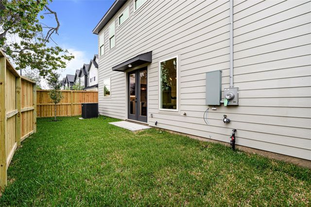 7530 La Salette Street, Houston, TX 77021