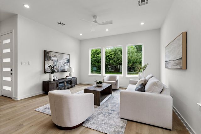 7530 La Salette Street, Houston, TX 77021