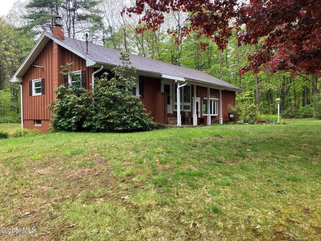 14 Canty Road, Greenfield, NY 12866