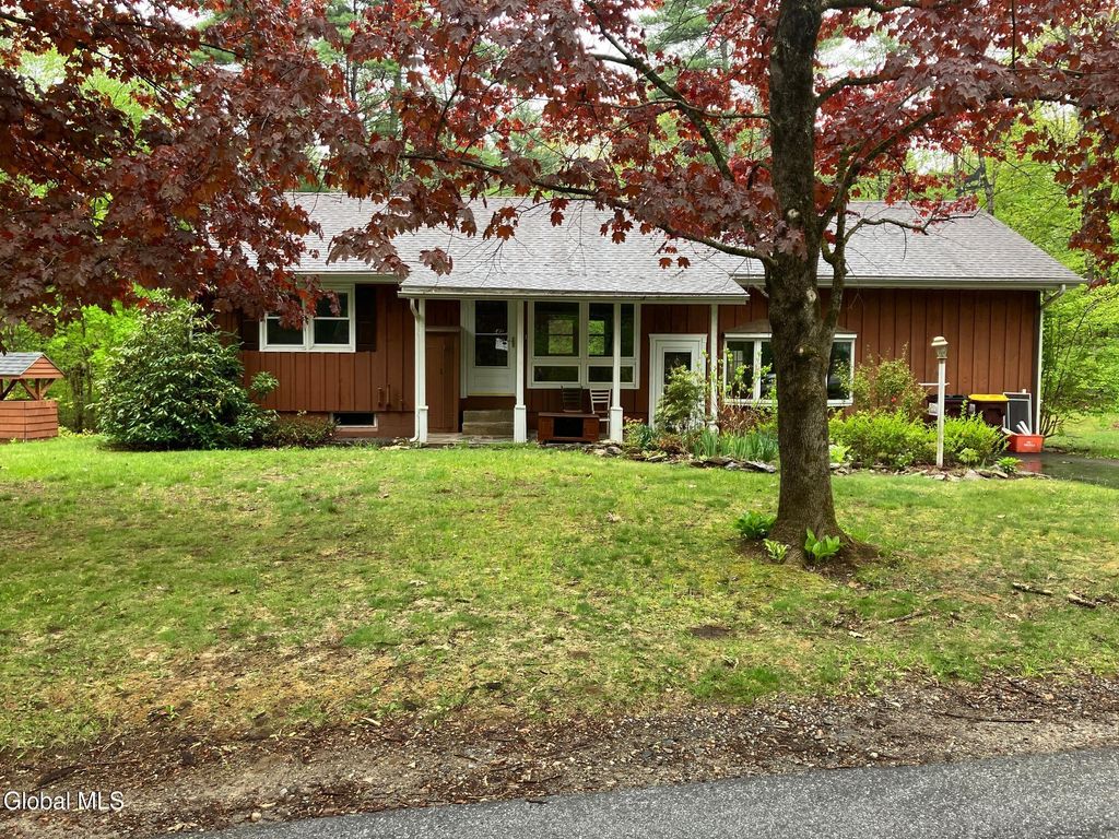 14 Canty Road, Greenfield, NY 12866