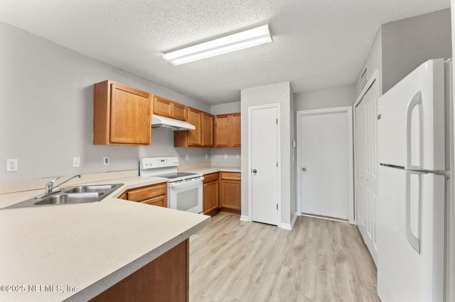 4701 PLAYSCHOOL Drive, Jacksonville, FL 32210