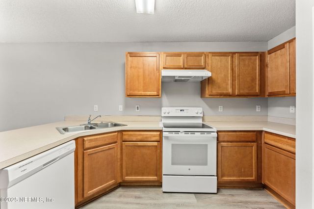 4701 PLAYSCHOOL Drive, Jacksonville, FL 32210