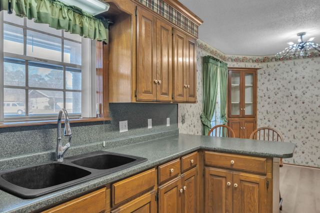 300 Rick Dr, Longview, TX 75605