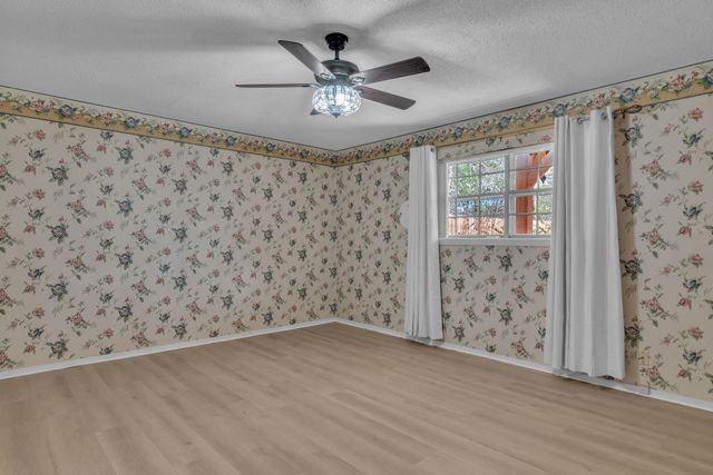 300 Rick Dr, Longview, TX 75605