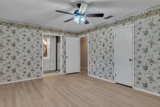 300 Rick Dr, Longview, TX 75605