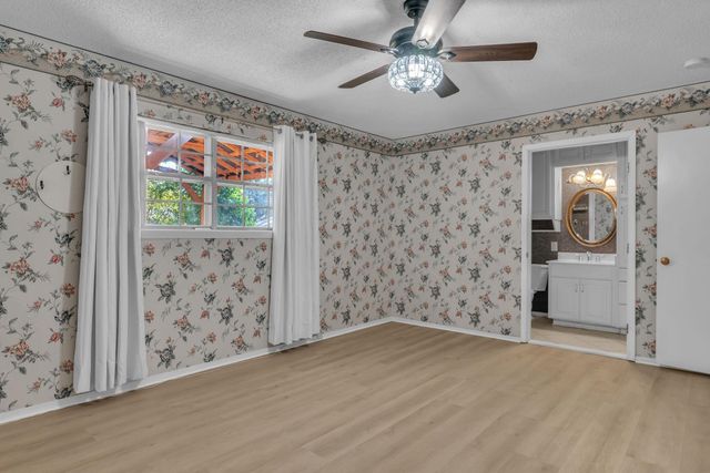 300 Rick Dr, Longview, TX 75605