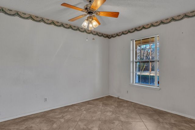 300 Rick Dr, Longview, TX 75605