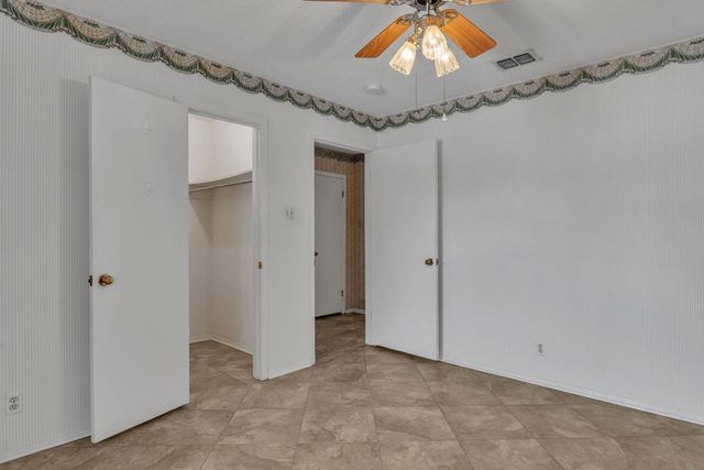 300 Rick Dr, Longview, TX 75605