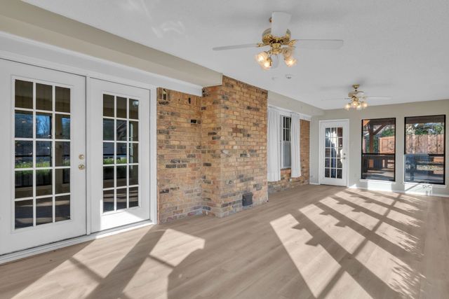 300 Rick Dr, Longview, TX 75605