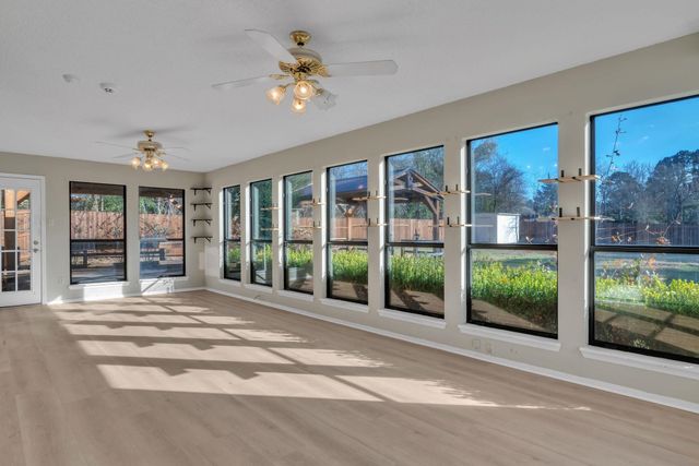 300 Rick Dr, Longview, TX 75605