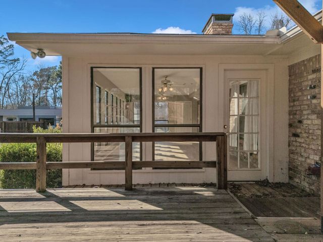 300 Rick Dr, Longview, TX 75605