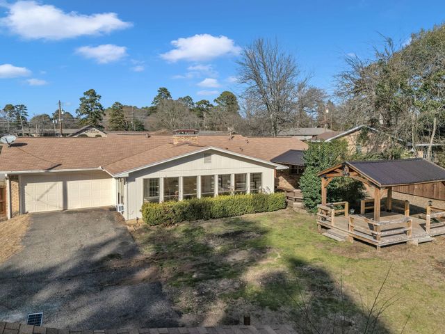 300 Rick Dr, Longview, TX 75605