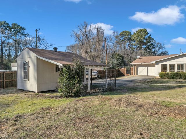 300 Rick Dr, Longview, TX 75605