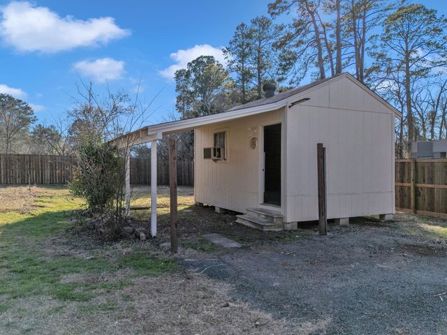 300 Rick Dr, Longview, TX 75605