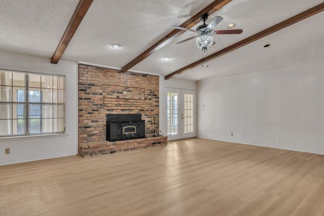 300 Rick Dr, Longview, TX 75605