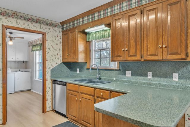 300 Rick Dr, Longview, TX 75605