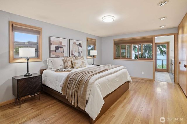 2514 Shoreland Drive S, Seattle, WA 98144