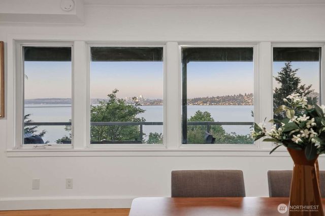 2514 Shoreland Drive S, Seattle, WA 98144