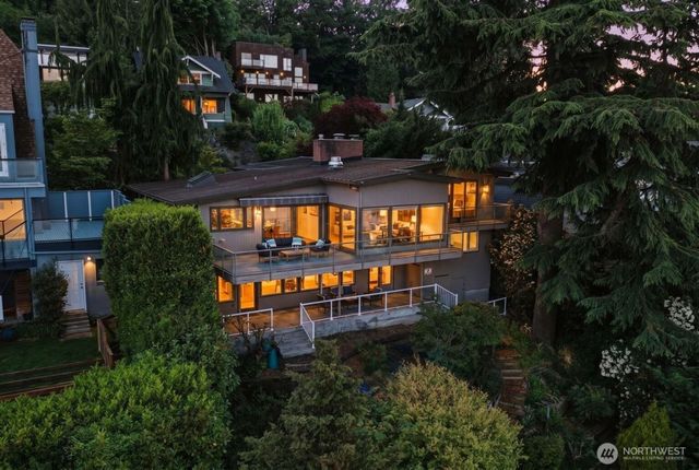 2514 Shoreland Drive S, Seattle, WA 98144