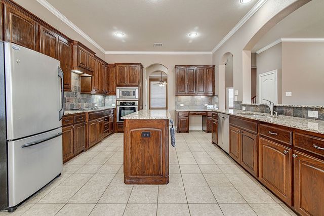 5024 Running Brook Drive, Joshua, TX 76058