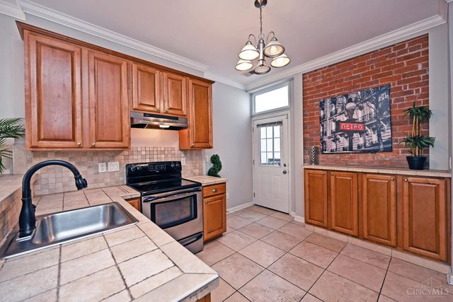 2100 Sinton Avenue, Cincinnati, OH 45206