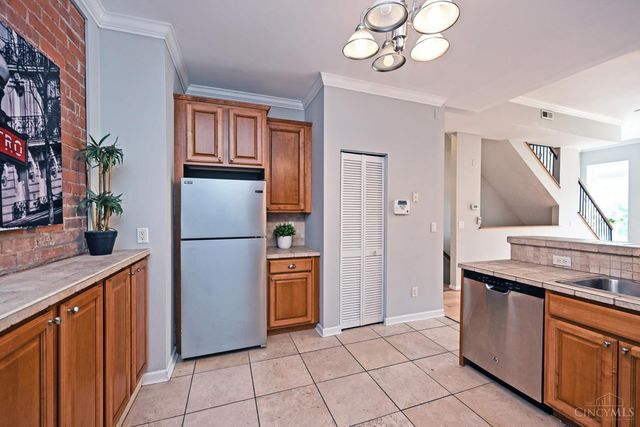 2100 Sinton Avenue, Cincinnati, OH 45206