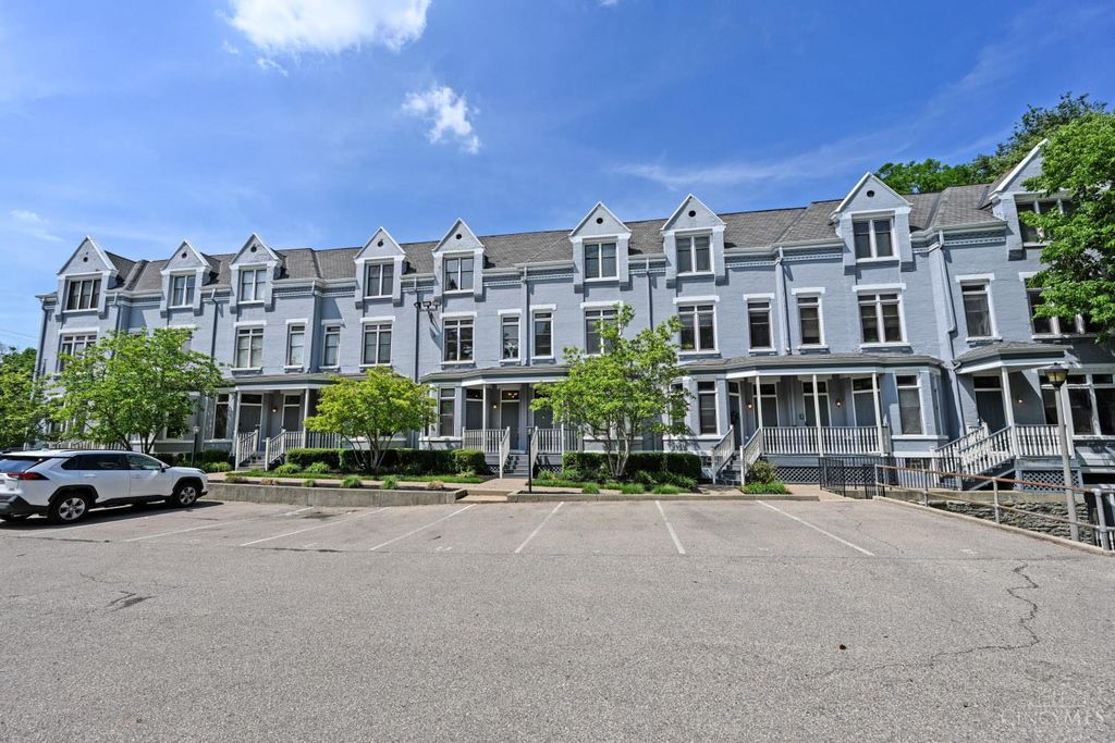 2100 Sinton Avenue, Cincinnati, OH 45206