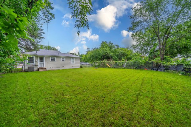 1155 Greenbrier Drive, River Oaks, TX 76114