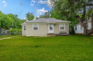 1155 Greenbrier Drive, River Oaks, TX 76114
