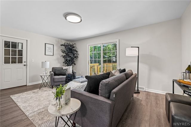 180 Summit Avenue, Orchard Park, NY 14127
