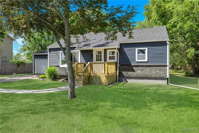 180 Summit Avenue, Orchard Park, NY 14127
