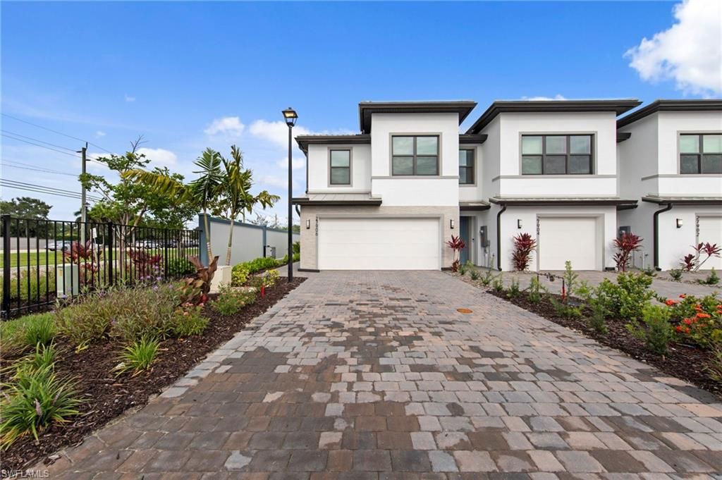 27906 Radiant CT, Bonita Springs, FL 34135