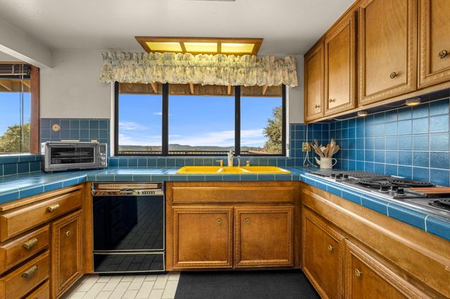 1582 Barrett Dr, Placerville, CA 95667