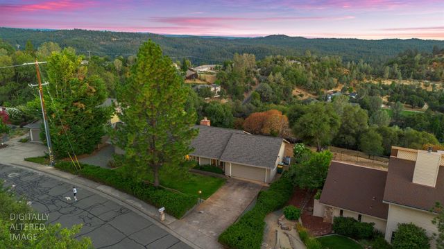 1582 Barrett Dr, Placerville, CA 95667