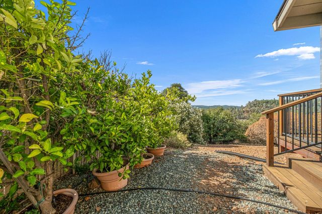 1582 Barrett Dr, Placerville, CA 95667