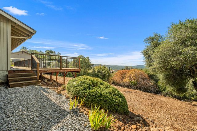 1582 Barrett Dr, Placerville, CA 95667