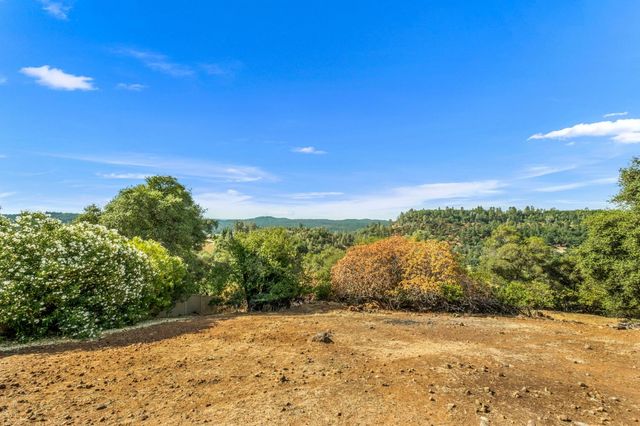 1582 Barrett Dr, Placerville, CA 95667