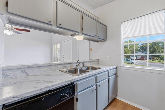 1809 Gracy Farms LN A, Austin, TX 78758