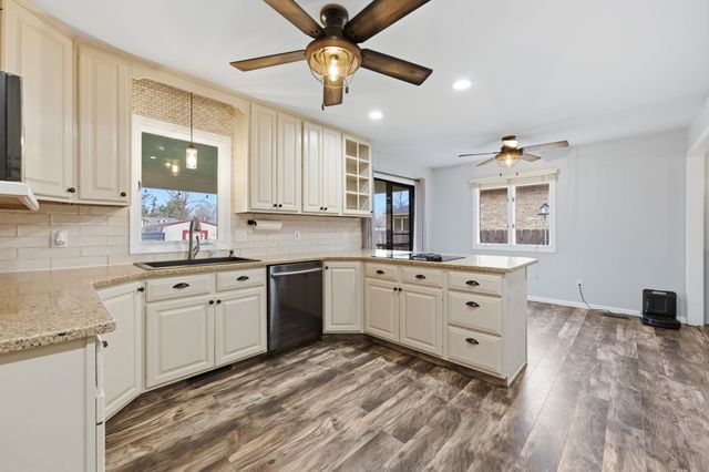 9221 W Douglas Ave, Wichita, KS 67209