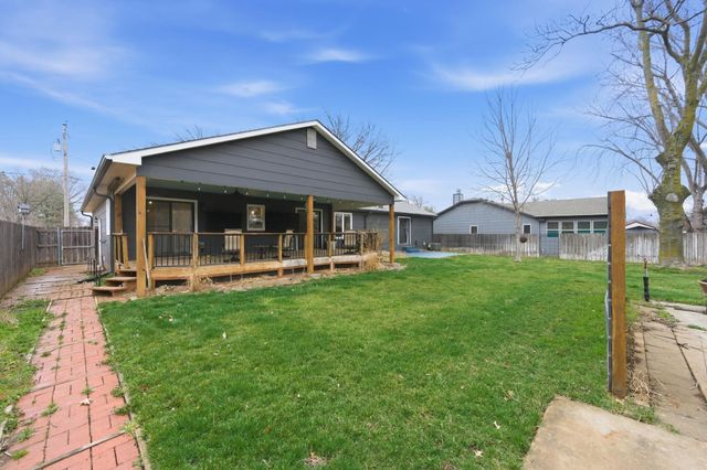 9221 W Douglas Ave, Wichita, KS 67209