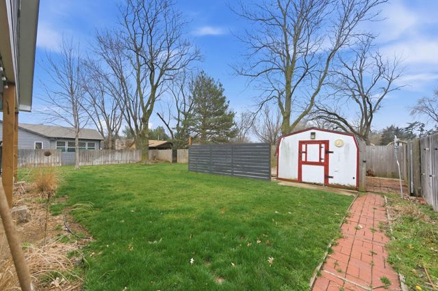 9221 W Douglas Ave, Wichita, KS 67209